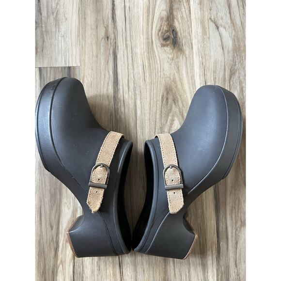 Crocs | Sarah Cobbler Comfort Clogs Brown Slip On Mule Leather Strap- Size 7 - Picture 1 of 6